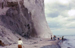 chalk cliffs.jpg (145800 bytes)