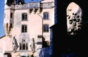 Ludwig castle side.jpg (151709 bytes)