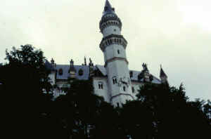 Ludwig castle.jpg (91687 bytes)